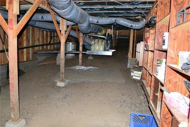 15433 Acacia Way, Pine Mountain Club, CA 93225 - unfinished below grade area with water heater