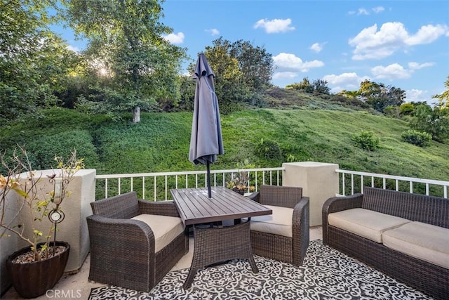 81 Cloudcrest, Aliso Viejo, CA 92656 - wooden deck featuring an outdoor hangout area