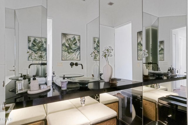 1116 Linda Flora Dr, Los Angeles, CA 90049 - view of bathroom
