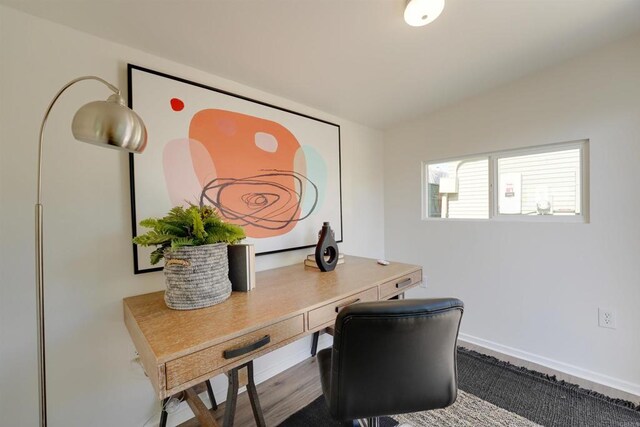 487678 34th St, San Diego, CA 92116 - office space with vaulted ceiling and baseboards