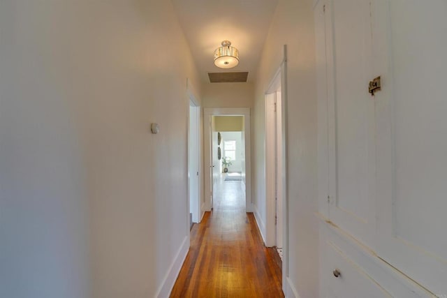 487678 34th St, San Diego, CA 92116 - hall featuring light wood-style floors and baseboards