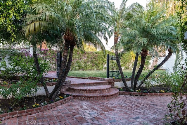 1731 W Kenneth Rd, Glendale, CA 91201 - view of community with fence