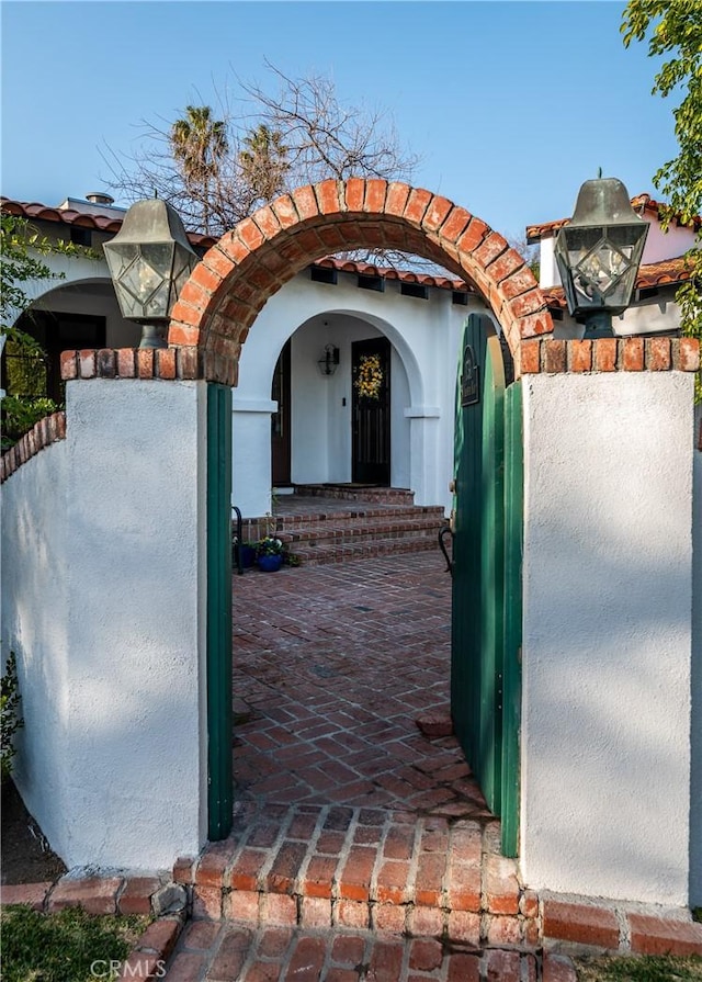 1731 W Kenneth Rd, Glendale, CA 91201 - view of gate