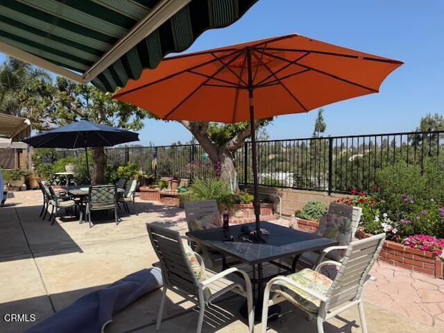 4078 Bending Oak Ct, Moorpark, CA 93021 - fenced backyard with outdoor dining area and a patio