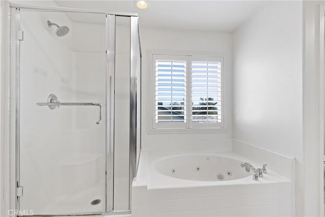 42631 Hussar Ct, Temecula, CA 92592 - full bathroom featuring a jetted tub and a stall shower