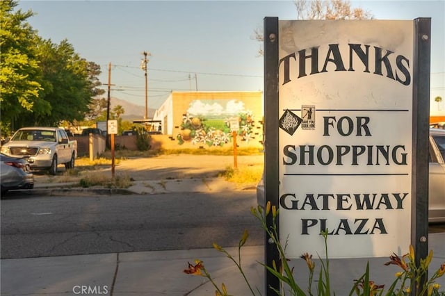 527 Ruiz St, Redlands, CA 92374 - view of community / neighborhood sign
