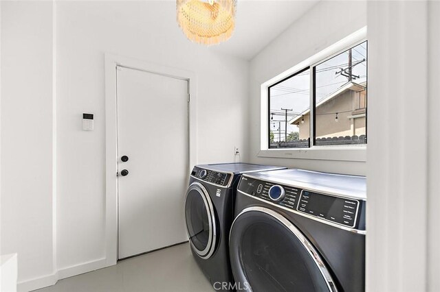 5681 E Colorado St, Long Beach, CA 90814 - laundry room with washing machine and dryer