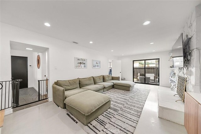 5681 E Colorado St, Long Beach, CA 90814 - living room featuring recessed lighting