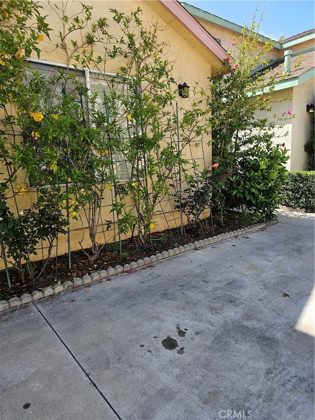 9315 Woodman Ave Unit 8, Arleta, CA 91331 - view of patio