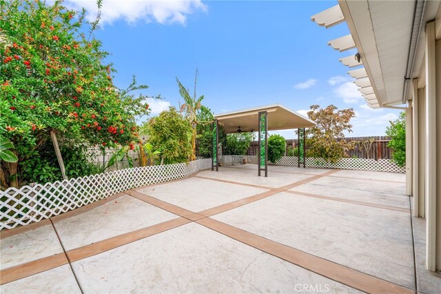 11149 Liverpool Ln, Riverside, CA 92503 - view of patio with fence