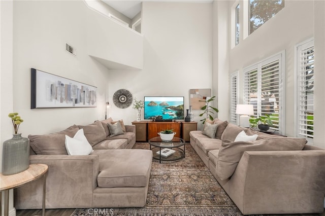 2130 Almeria St Unit 101, Corona, CA 92879 - living room with a towering ceiling