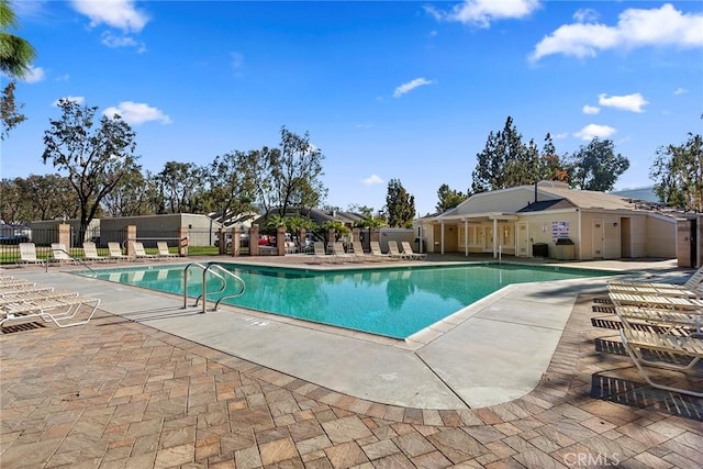 5814 Old Village Rd Unit 216, Yorba Linda, CA 92887 - community pool featuring fence and a patio area