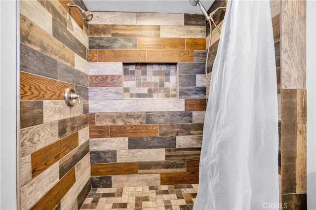57330 Old Haggard Rd, Yucca Valley, CA 92284 - full bath featuring a tile shower
