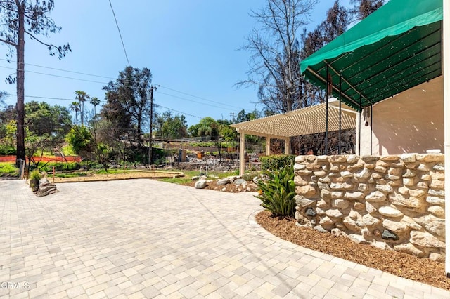2577 Boulder Rd, Altadena, CA 91001 - view of patio / terrace