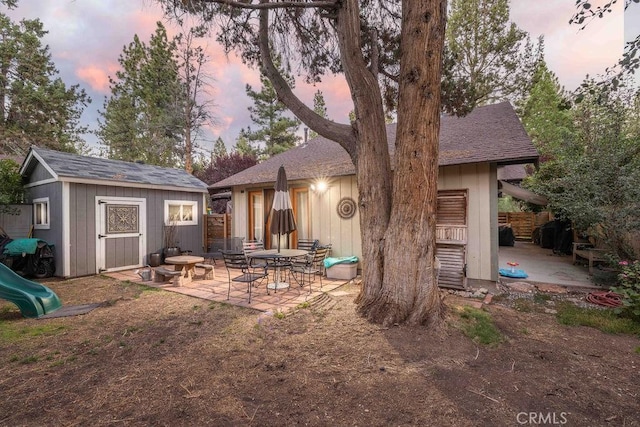 945 Tinker Bell Ave, Big Bear City, CA 92314 - rear view of property featuring a patio area