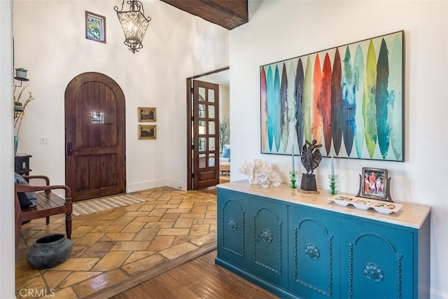 3904 Via Cardelina, Palos Verdes Estates, CA 90274 - entryway with a towering ceiling, arched walkways, and baseboards