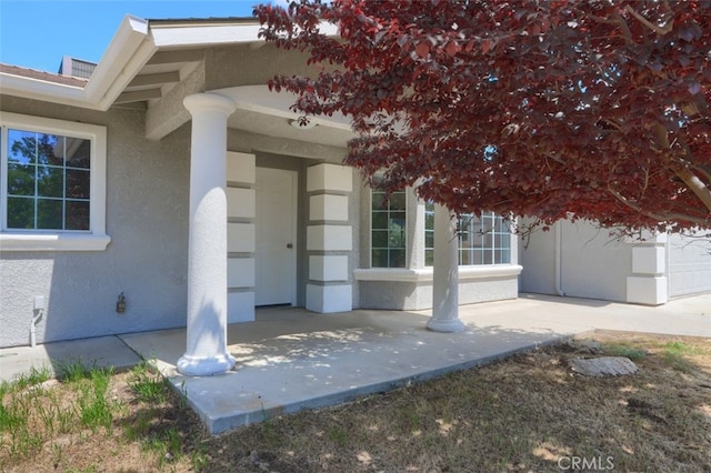 43038 Glacier Ln, Coarsegold, CA 93614 - entrance to property with stucco siding and a patio