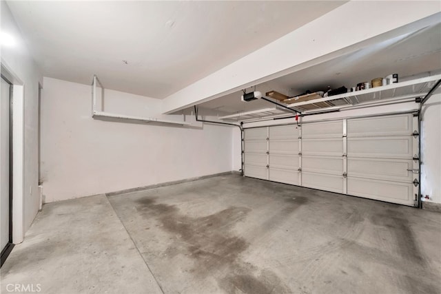417 Via Presa, San Clemente, CA 92672 - garage with a garage door opener