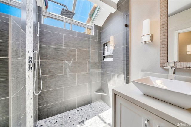 417 Via Presa, San Clemente, CA 92672 - full bathroom featuring a tile shower and vanity