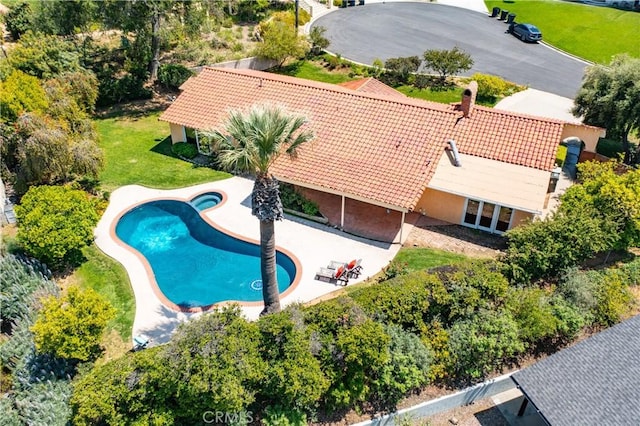 645 Alta Loma Dr, Redlands, CA 92373 - view of subject property featuring a pool area