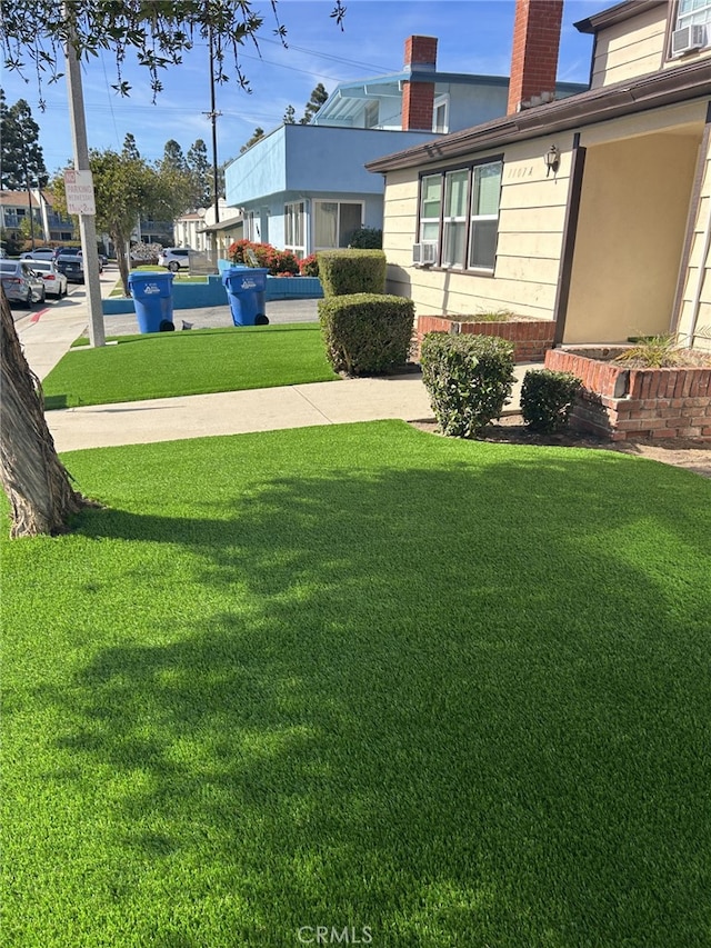 1107 Barbara St, Redondo Beach, CA 90277 - view of green lawn