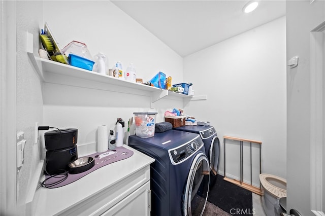 2569 Pasture Gln, Escondido, CA 92029 - laundry area featuring washer and clothes dryer and recessed lighting