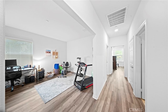 2569 Pasture Gln, Escondido, CA 92029 - workout room featuring wood finished floors, recessed lighting, and baseboards