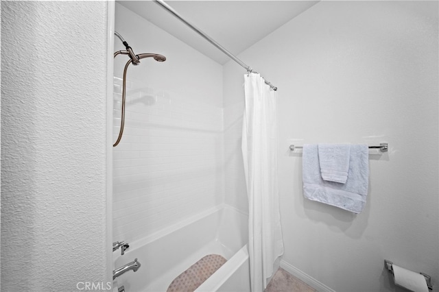 2569 Pasture Gln, Escondido, CA 92029 - bathroom with shower / tub combo with curtain and baseboards