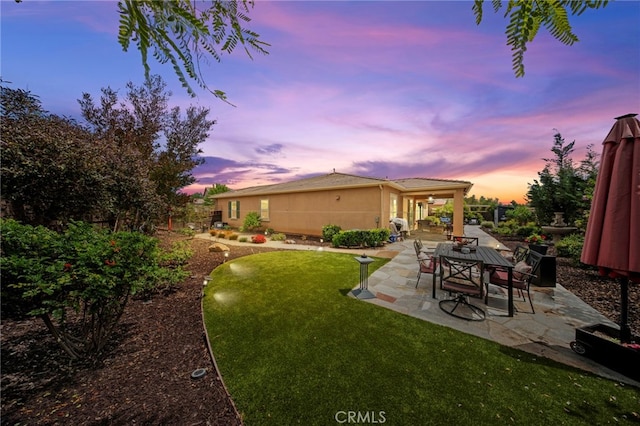 2569 Pasture Gln, Escondido, CA 92029 - view of yard featuring a patio