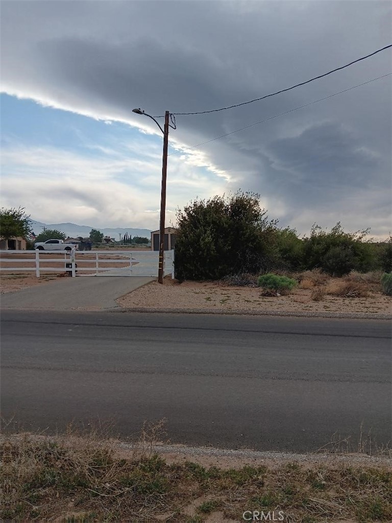 7786 Capelin Rd, Phelan, CA 92371