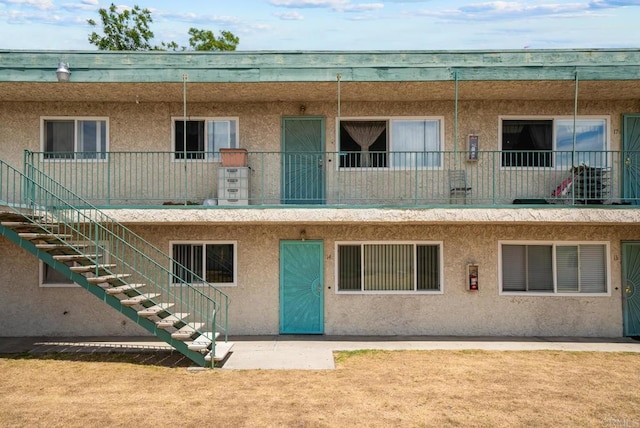 908 S Sunshine Ave Unit 18, El Cajon, CA 92020 - view of building exterior featuring stairway