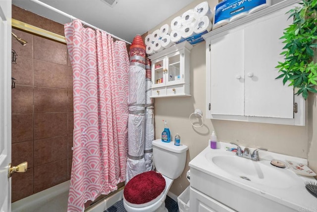 908 S Sunshine Ave Unit 18, El Cajon, CA 92020 - full bath with a shower with shower curtain, vanity, and toilet