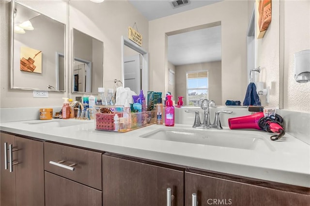 28116 Calle Lumina, Temecula, CA 92592 - full bath with double vanity