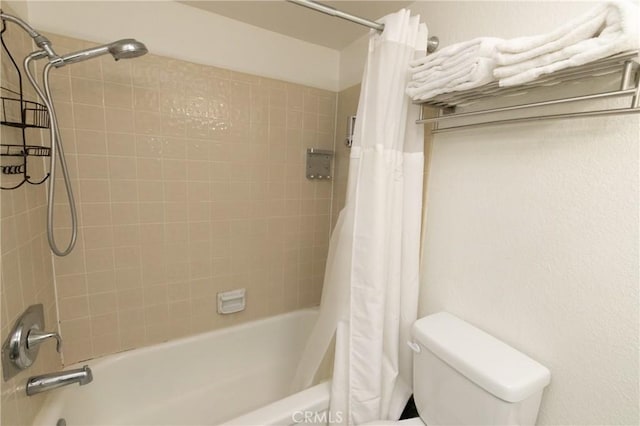 41764 Brownie Ln Unit 5, Big Bear Lake, CA 92315 - bathroom with shower / tub combo with curtain and toilet