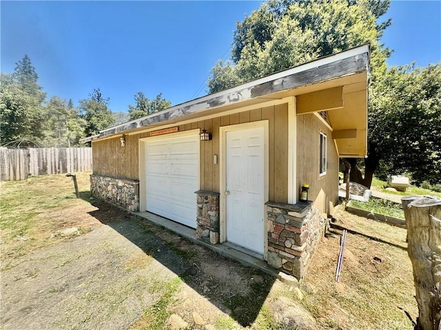 3260 E Westfall Rd, Mariposa, CA 95338 - garage with fence and driveway
