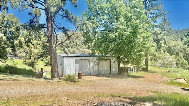 3260 E Westfall Rd, Mariposa, CA 95338 - view of outdoor structure featuring an outbuilding