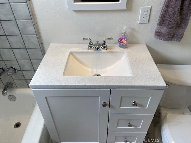 17628 Kornblum Ave, Torrance, CA 90504 - full bathroom featuring vanity, toilet, and a tub