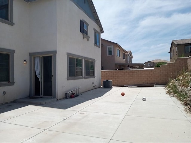 16654 Emerson Ln, Fontana, CA 92336 - view of patio