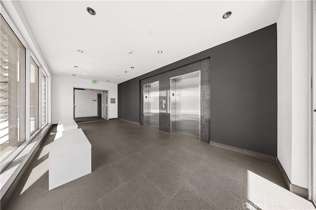 common area featuring recessed lighting