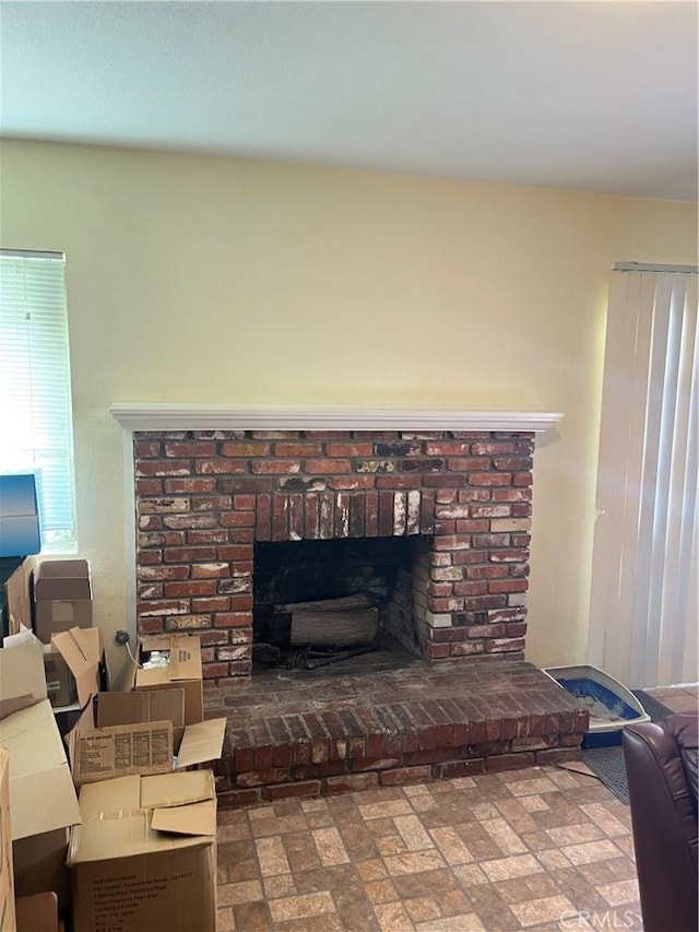 9846 Tamarind Ave, Bloomington, CA 92316 - detailed view of a fireplace