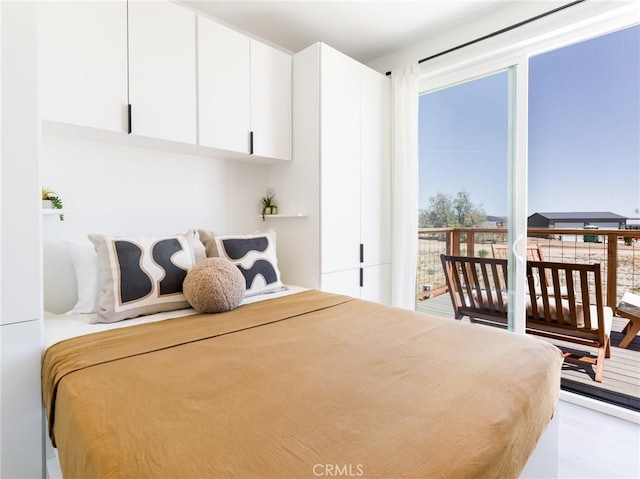 1375 Fortuna Ave, Landers, CA 92285 - bedroom with access to outside