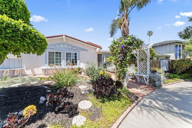 1805 Adelaide Ct, Oxnard, CA 93035 - ranch-style house featuring fence and stucco siding