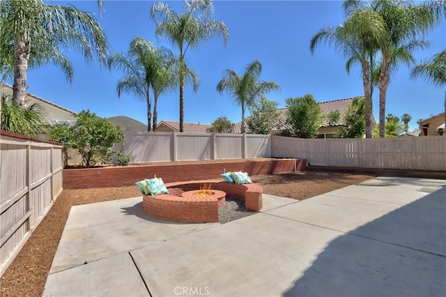 28046 Crystal Spring Dr, Menifee, CA 92584 - view of patio featuring a fenced backyard