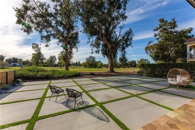 4325 N Country Club Ln, Long Beach, CA 90807 - view of patio / terrace