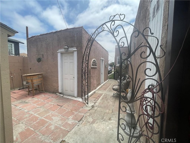 3641 E Elizabeth St, Compton, CA 90221 - view of patio / terrace with a gate