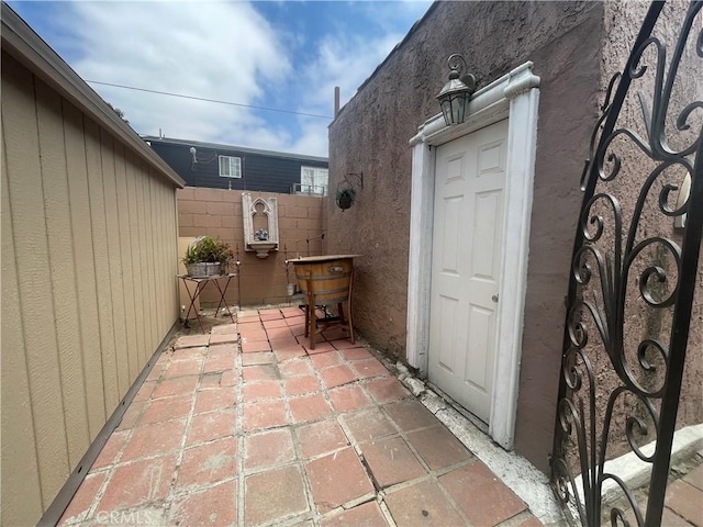 3641 E Elizabeth St, Compton, CA 90221 - view of patio / terrace