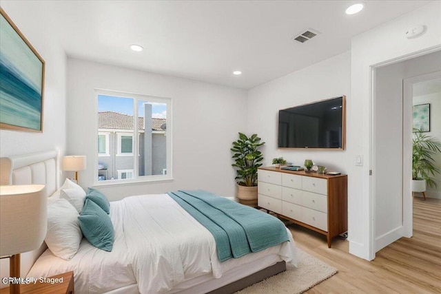 1314 Gina Dr, Oxnard, CA 93030 - bedroom featuring light wood-type flooring and recessed lighting
