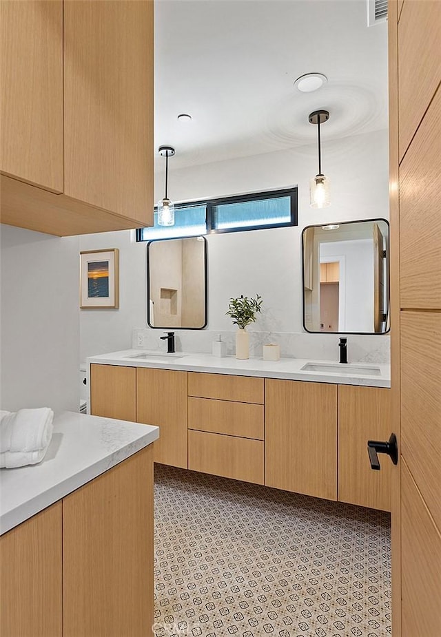 820 Calle Mendoza, San Clemente, CA 92672 - bathroom with double vanity
