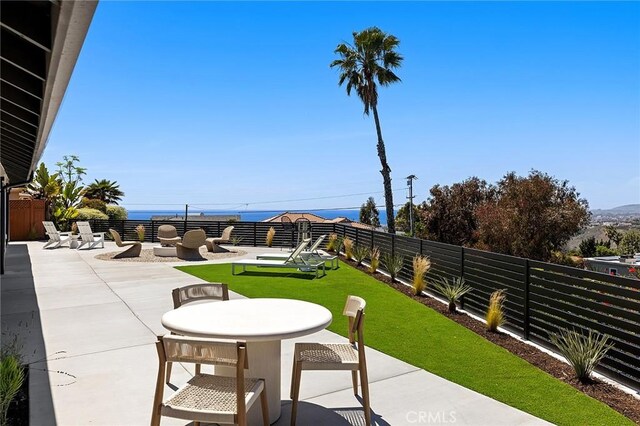 820 Calle Mendoza, San Clemente, CA 92672 - view of patio / terrace with fence and a mountain view
