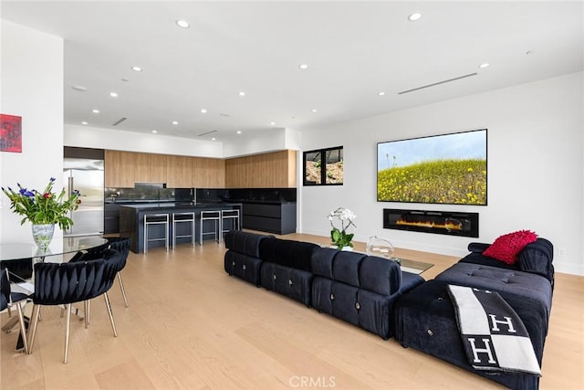 5134 Medina Rd, Woodland Hills, CA 91364 - photo 8